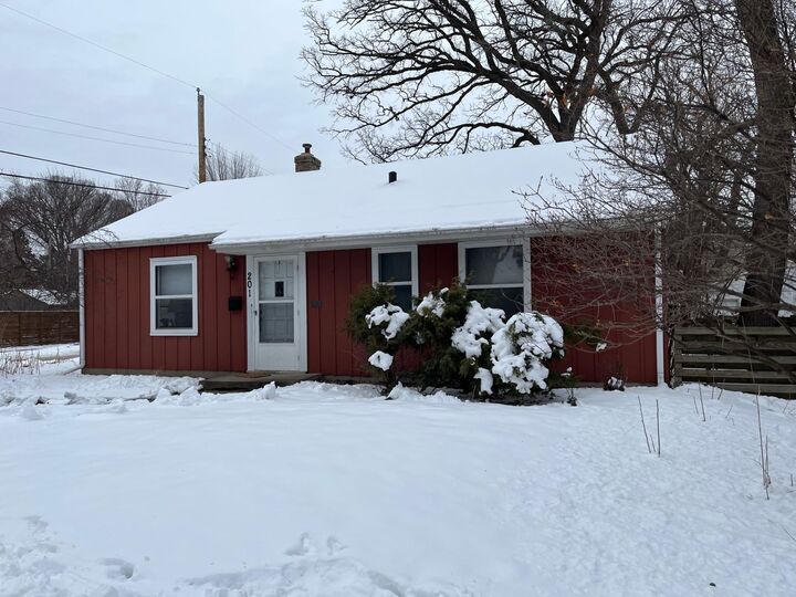 Property Photo:  201 Bedford Street SE  MN 55414 