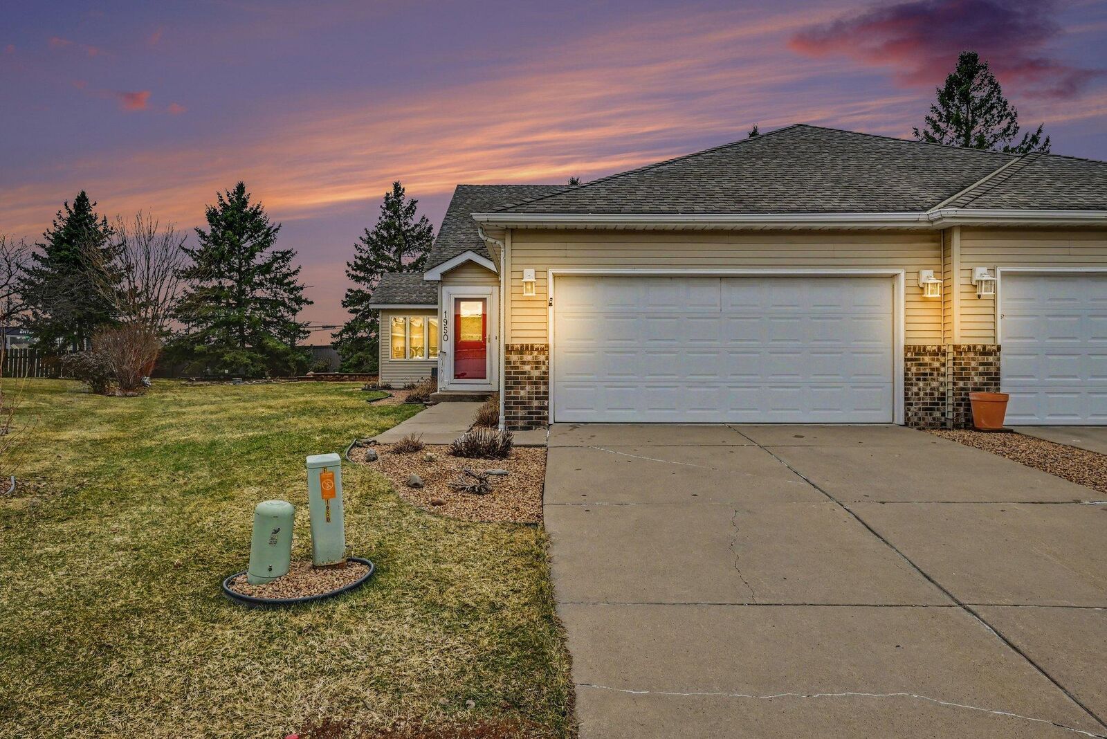 Property Photo: 1950 Westridge Circle MN 55082