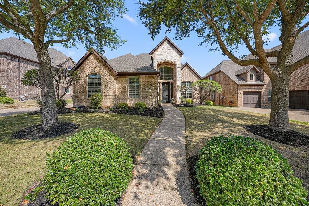 Property Photo:  1521 Sagebrush Trail  TX 76248 