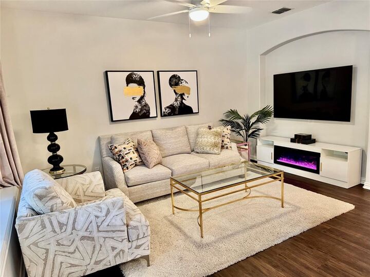 Property Photo:  2214 Carlisle Street  TX 76021 