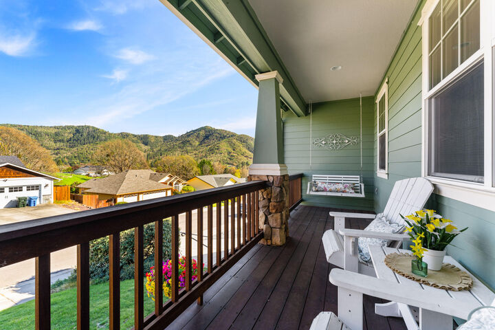 Property Photo:  509 Cypress Avenue  OR 97537 