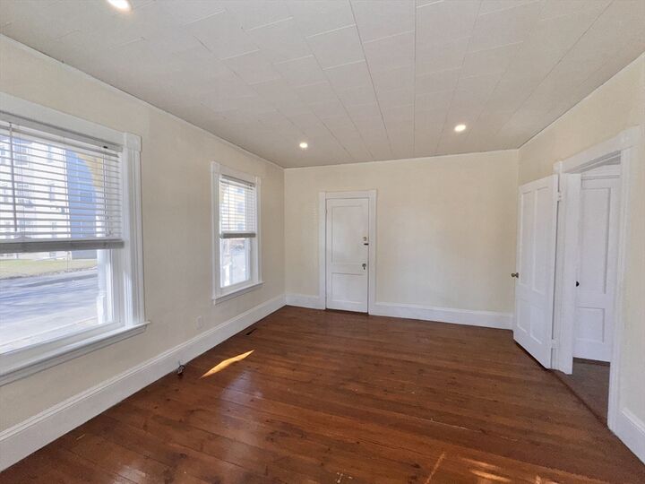 Property Photo:  29 Abbott St 1  MA 01602 