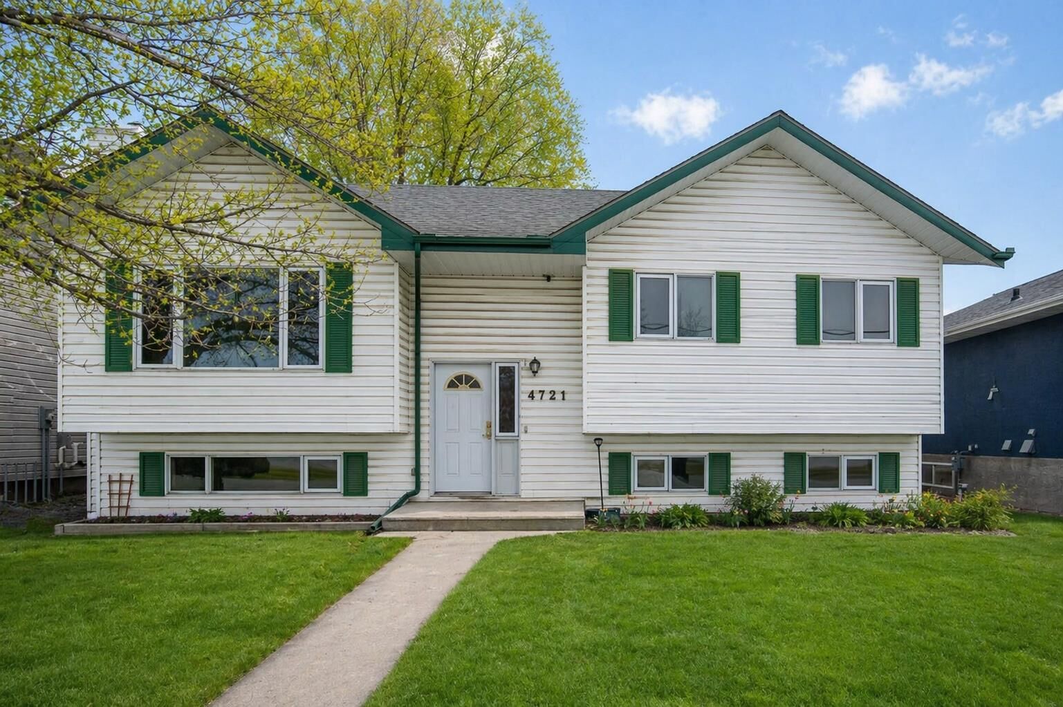 Property Photo: 4721 46 Street AB T4S 1N3