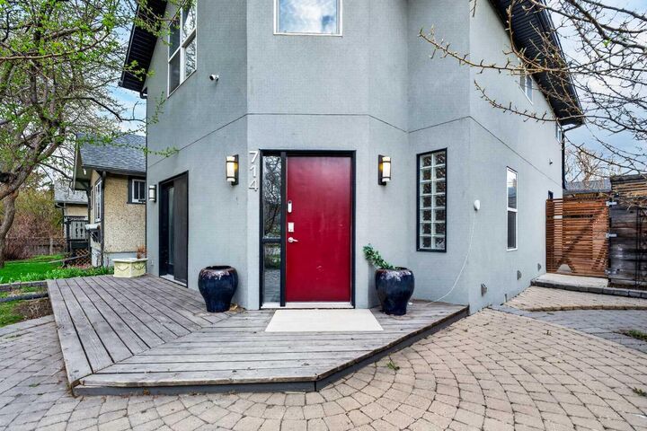 Property Photo: 714 7 Avenue NE AB T2E 0N5