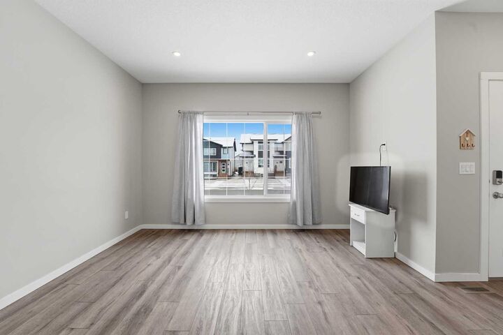 Property Photo: 39 Lake Street AB T4E 3L9