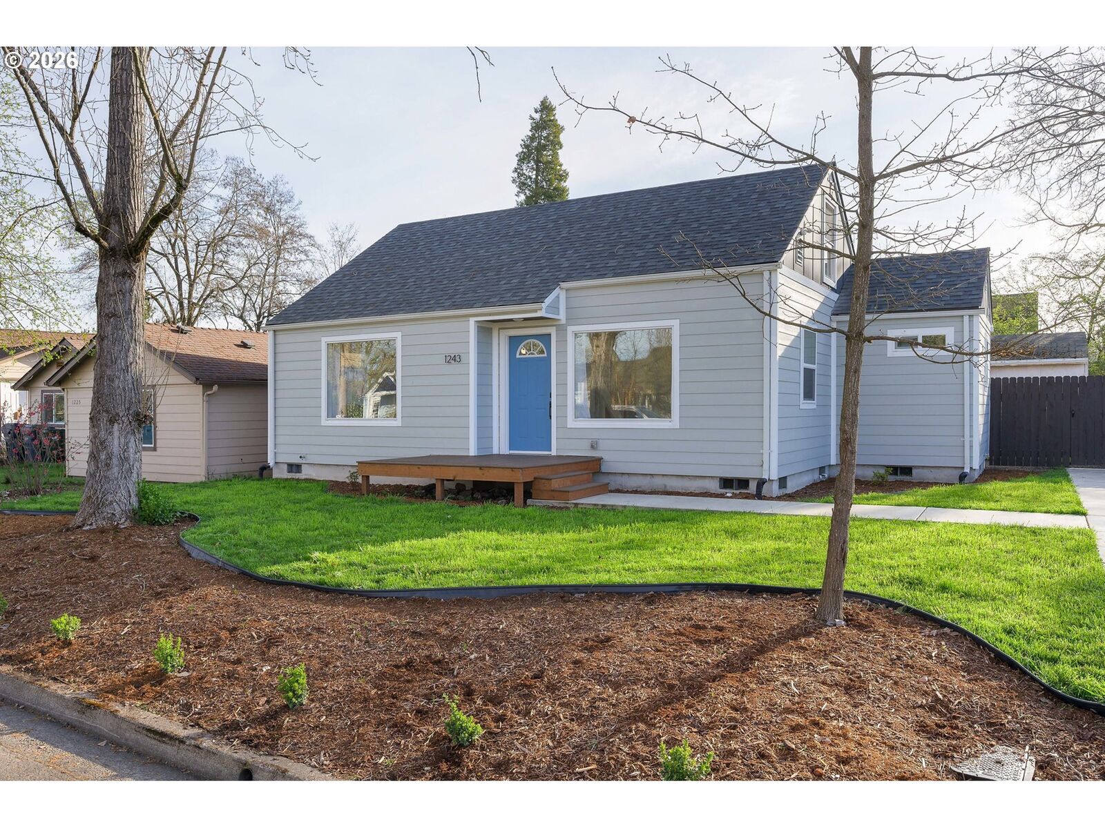 Property Photo:  1243 Hayes St  OR 97402 