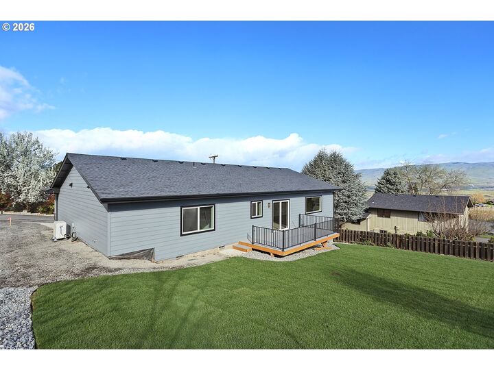 Property Photo:  1680 Morton St  OR 97058 