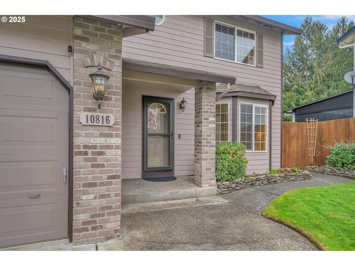 Property Photo:  10816 NE 77th Cir  WA 98662 