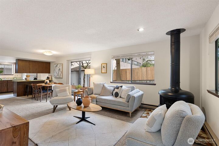 Property Photo: 9545 Interlake Avenue N WA 98103