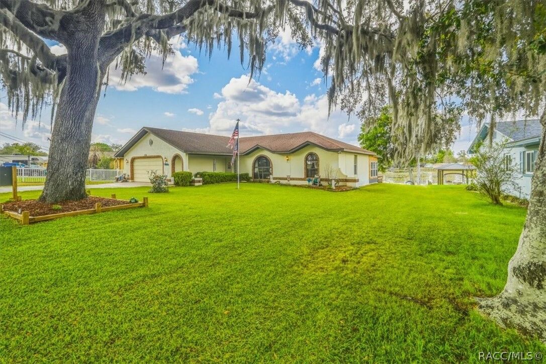 Property Photo:  9103 E Aqua Vista Drive  FL 34450 