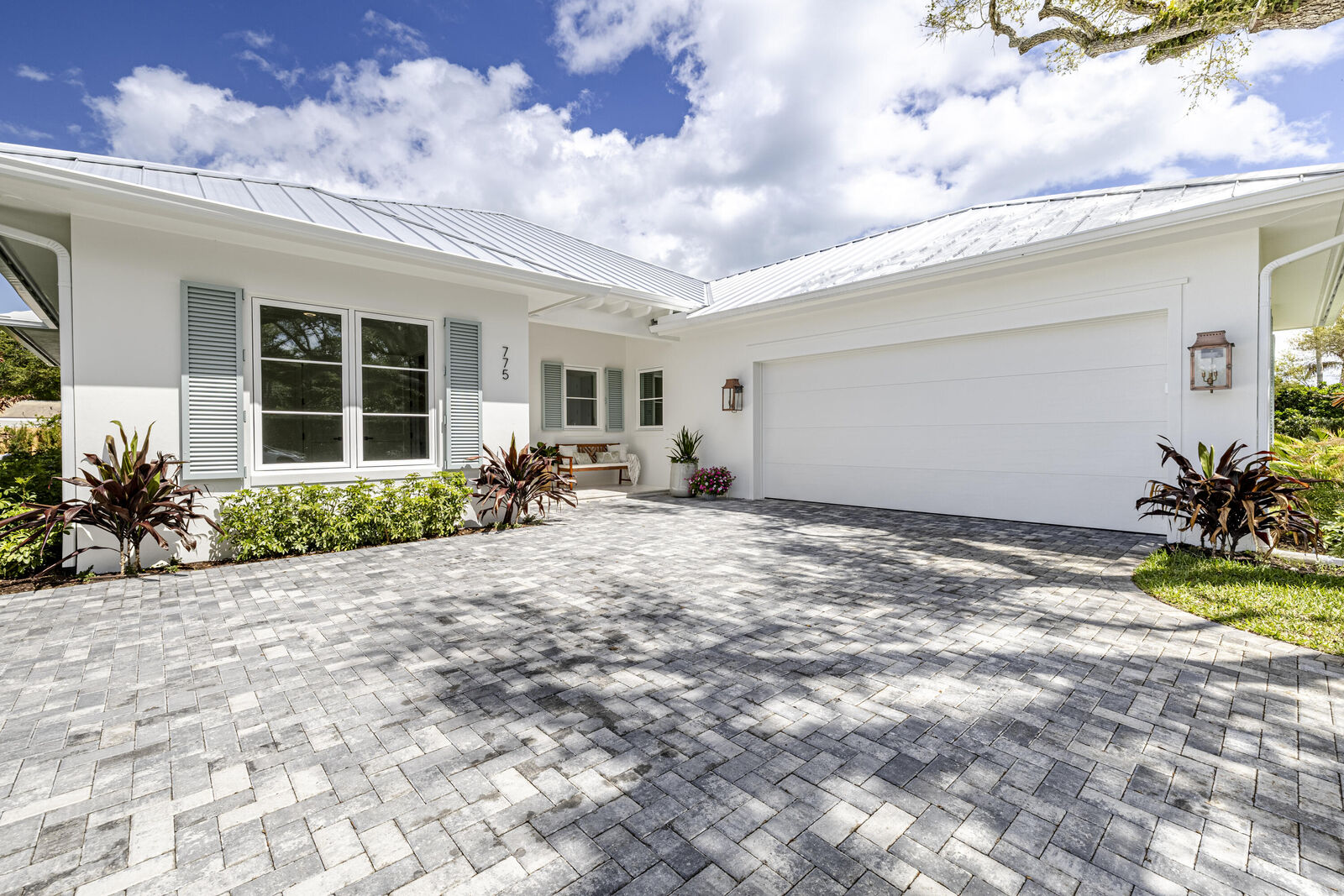 Property Photo:  775 Acacia Road  FL 32963 