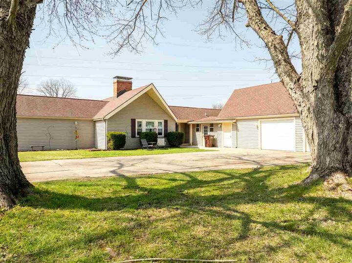 Property Photo:  2415 Vi Post Road  IN 47374 