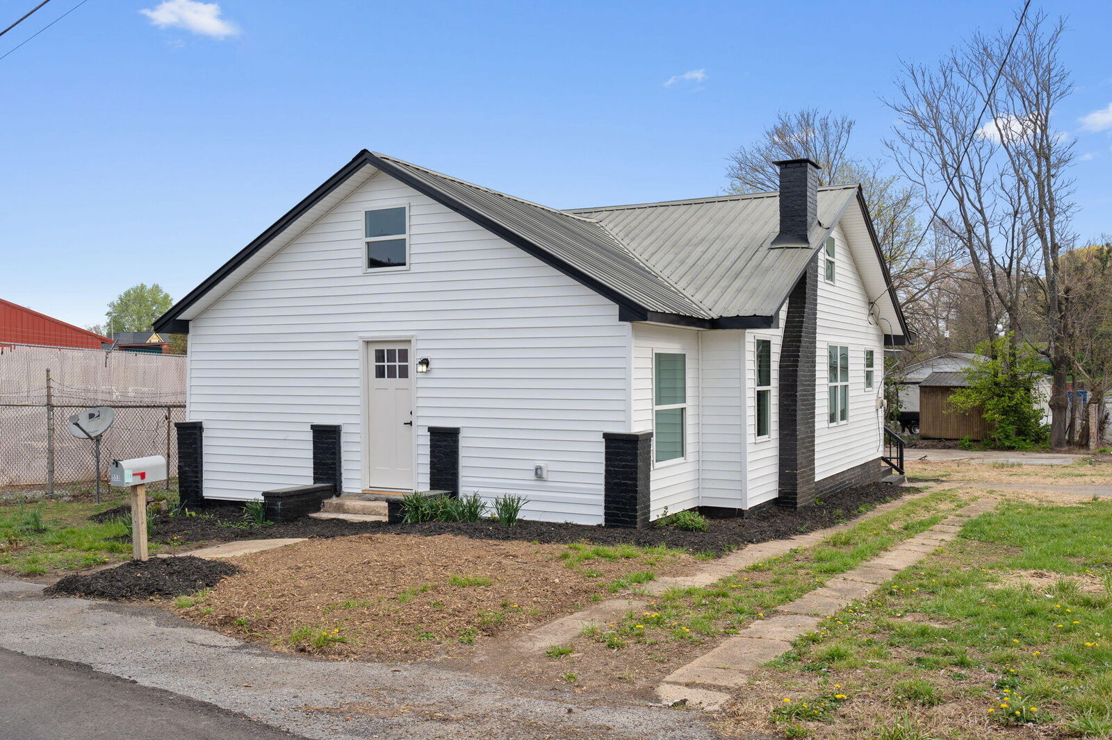 Property Photo: 553 4th Street SE TN 37311