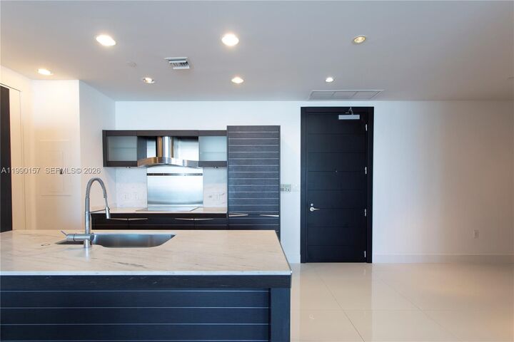 Property Photo:  200 Biscayne Blvd Wy 4512  FL 33131 