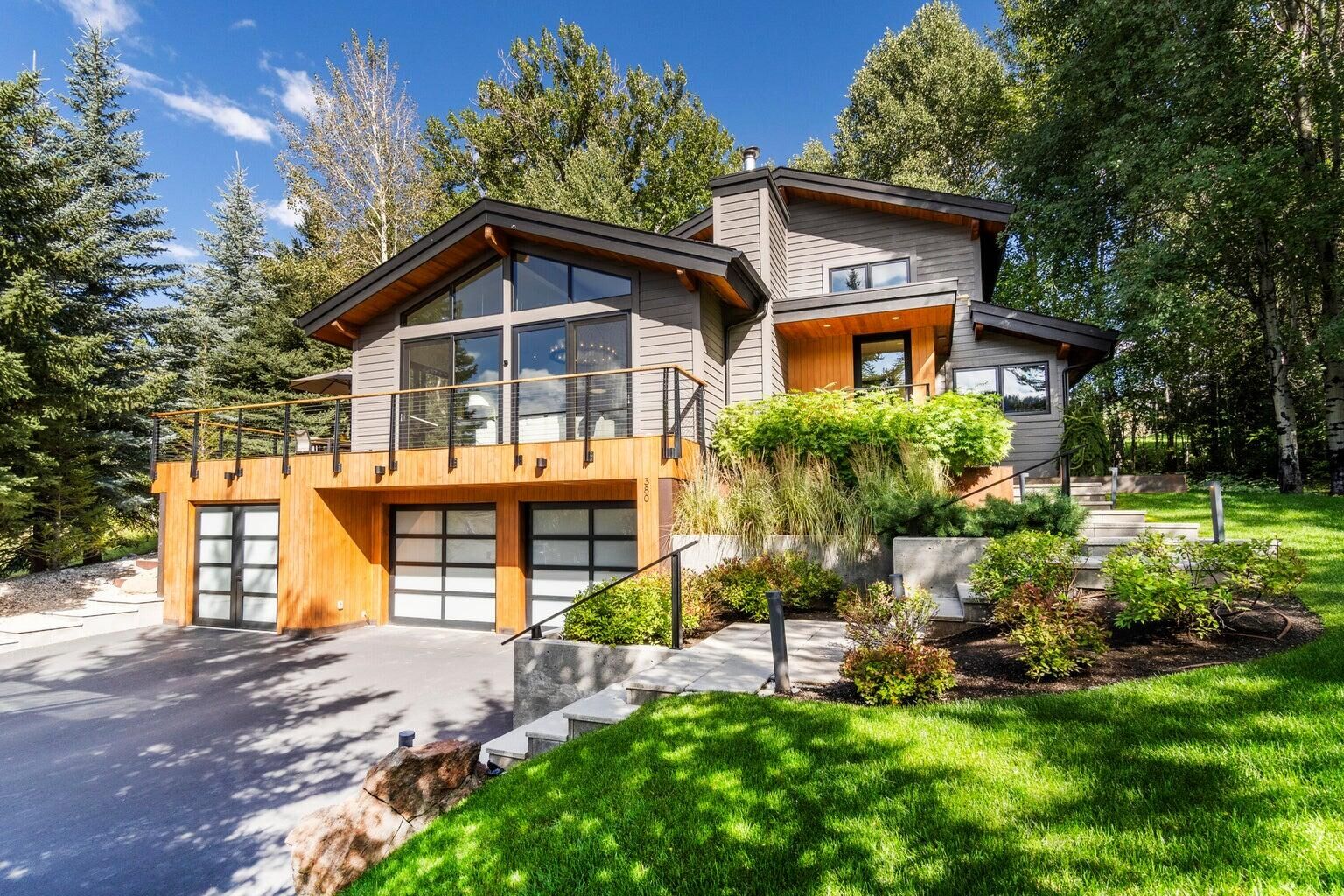 Property Photo:  380 S Leadville Ave  ID 83340 