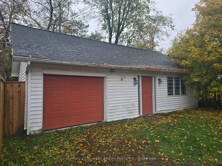 Property Photo:  171 Fifth Avenue W  ON P1B 3N4 