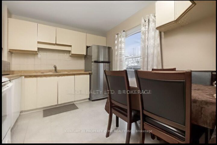 Property Photo: 1020 Central Park Drive 41 ON L6S 3L6