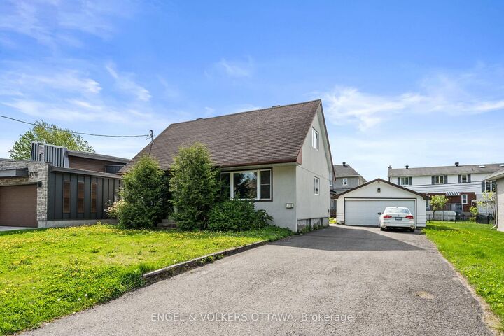 Property Photo: 1372 Ridgedale Street ON K1T 1C5