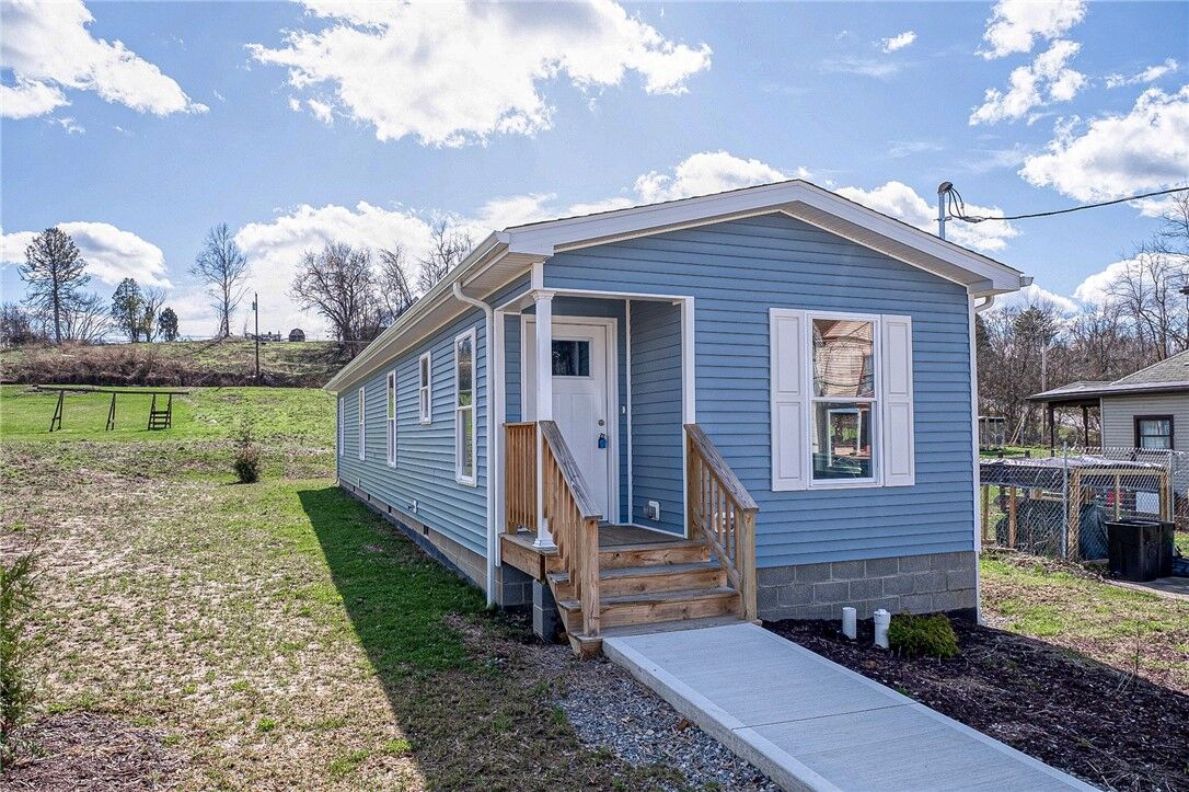 Property Photo:  460 Motheral Ave  PA 15062 