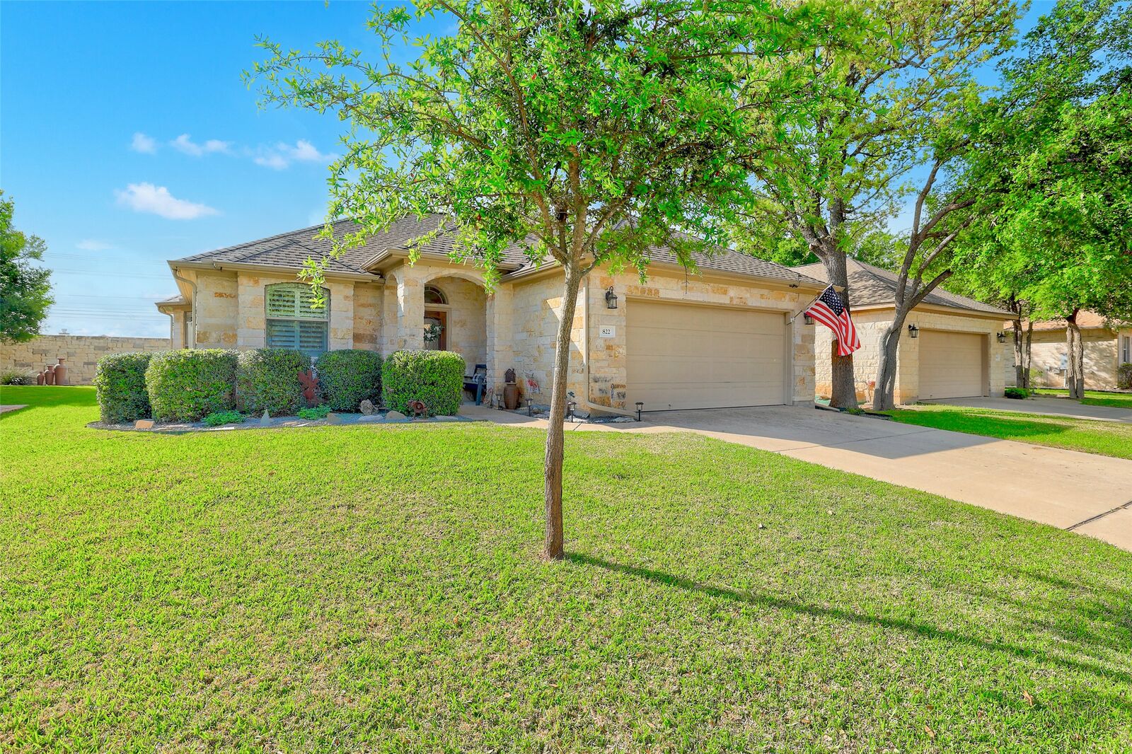 Property Photo: 822 Boquilla Trail TX 78633