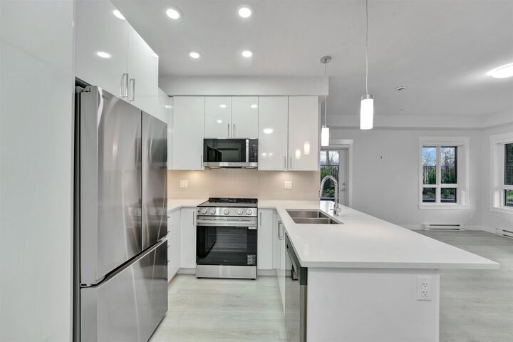 Property Photo: 33886 Pine Street 118 BC V0V 0V0