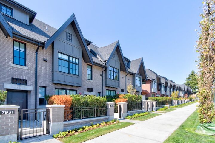 Property Photo:  7929 Oak Street 17  BC V6P 4A6 