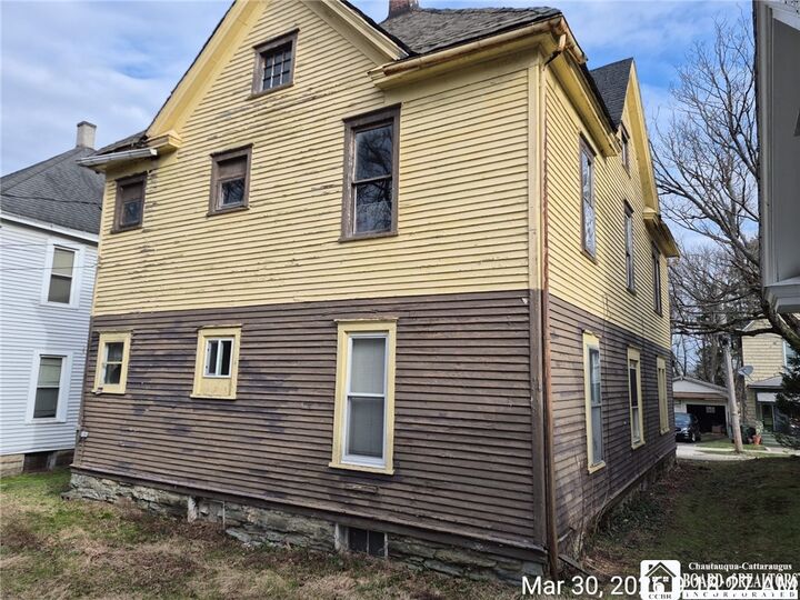 Property Photo:  10 Terrace Place  NY 14701 