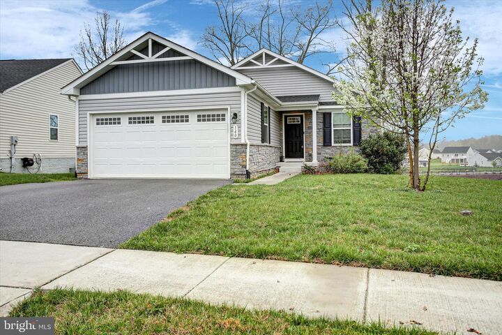 Property Photo: 140 Cape Cod Circle WV 25403