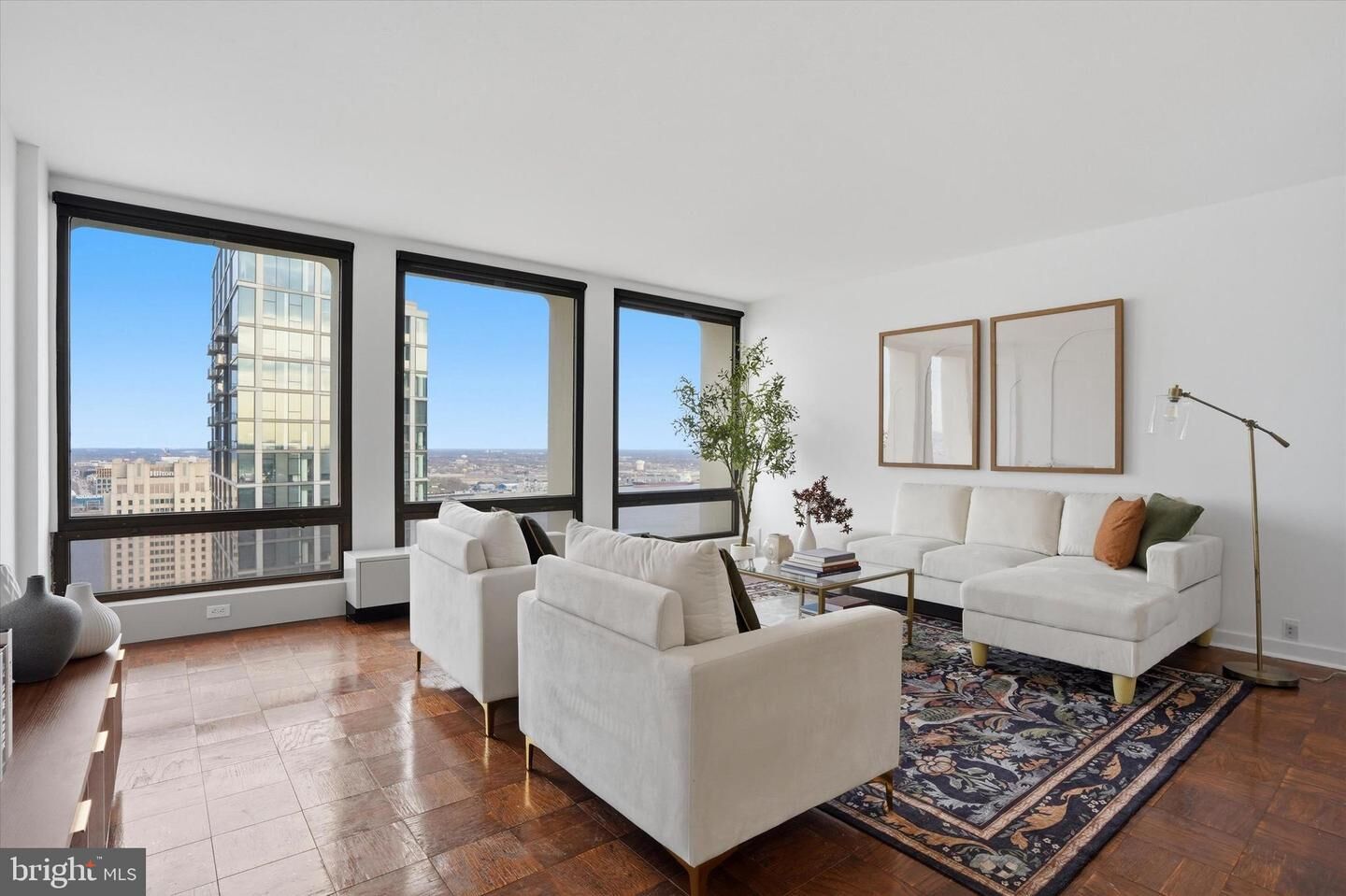 Property Photo:  200 Locust Street 29fn  PA 19106 