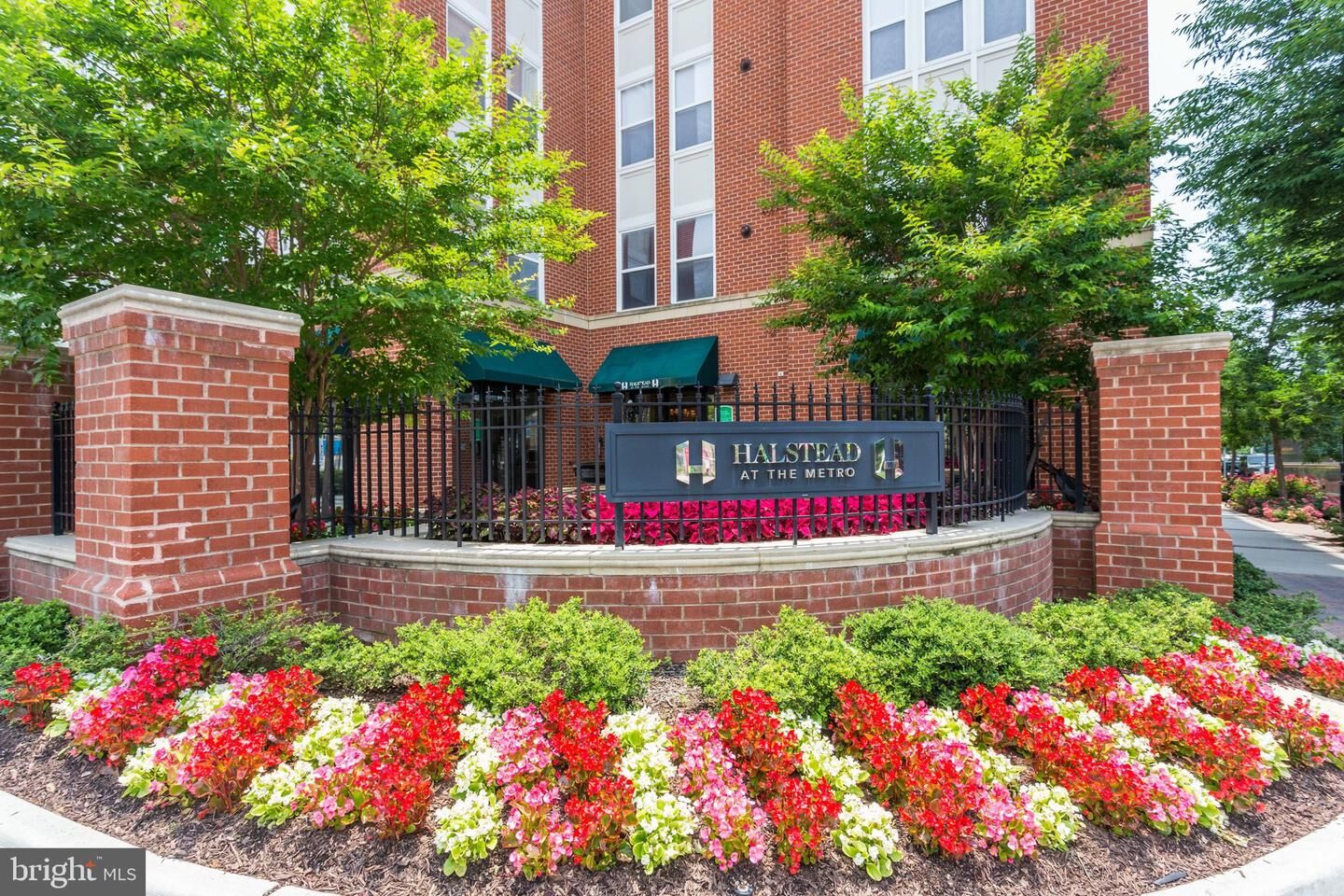 Property Photo:  2655 Prosperity Avenue 203  VA 22031 