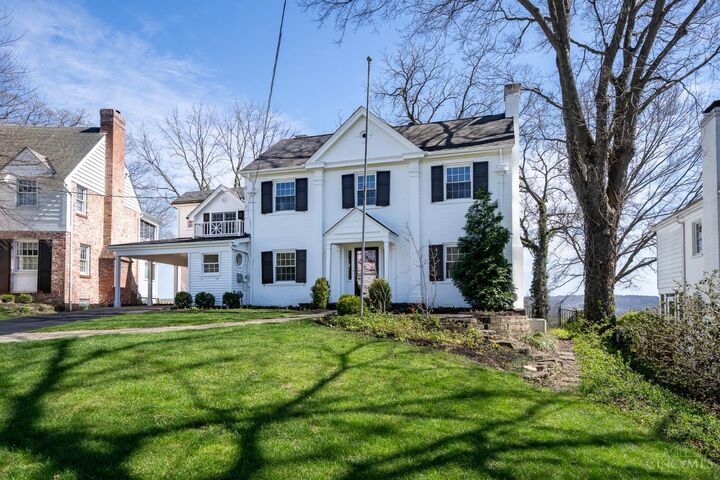 Property Photo:  1002 Richwood Circle  OH 45208 