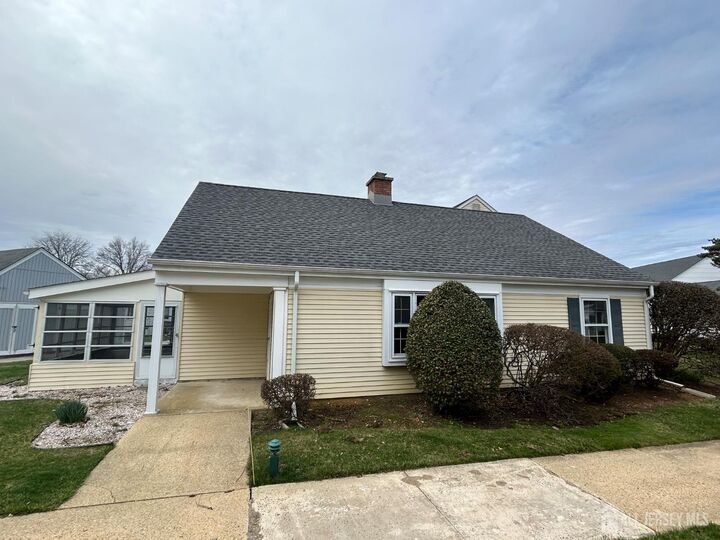 Property Photo:  136 Plymouth Lane C  NJ 08831 