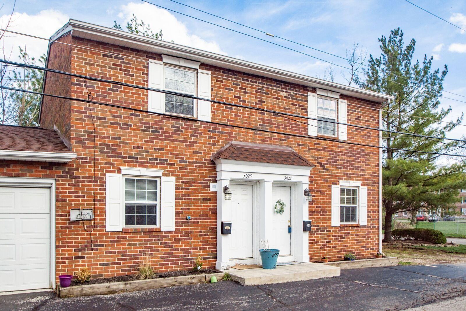 Property Photo: 3027 Sunset Drive OH 43202