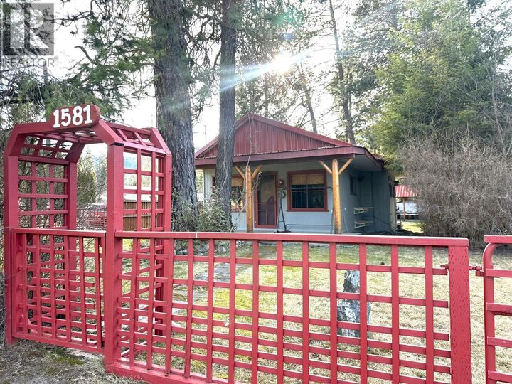Property Photo: 1581 Neimi Road BC V0H 1E0