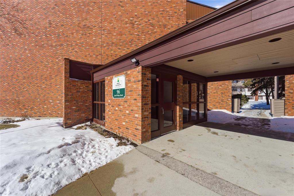 Property Photo:  96 Quail Ridge Road  MB R2Y 2E9 