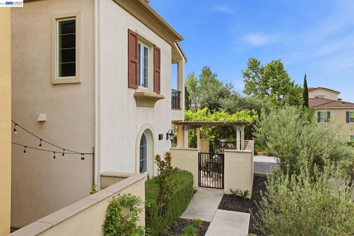 Property Photo:  3398 Araldi Ln  CA 94568 