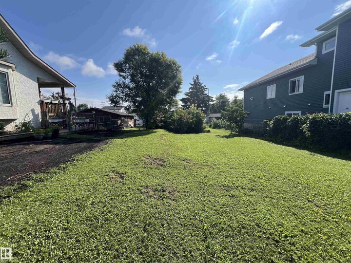 Property Photo: 5405 47 Street AB T7Z 1E4