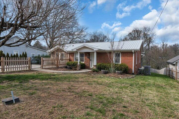 Property Photo:  162 1st Street  TN 37356 
