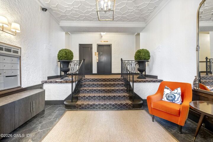 Property Photo:  47 Lafayette Place 2D  CT 06830 