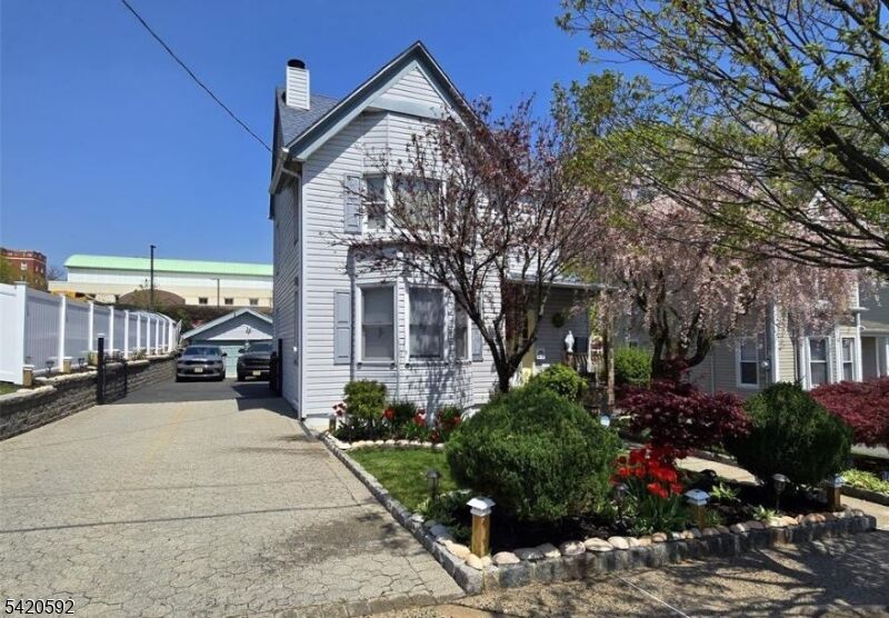 Property Photo:  22 Church St  NJ 07110 