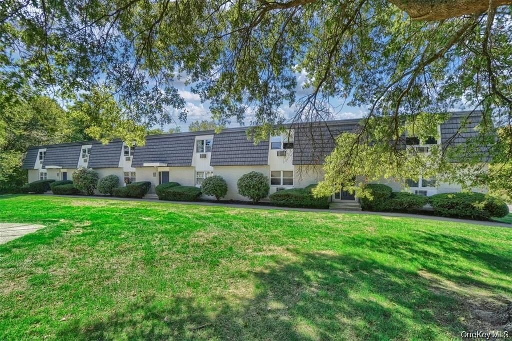 Property Photo:  5 White Gate Road A  NY 12590 