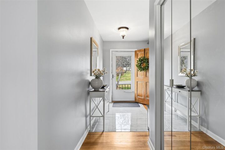 Property Photo:  101 Edgehill Drive  NY 12590 