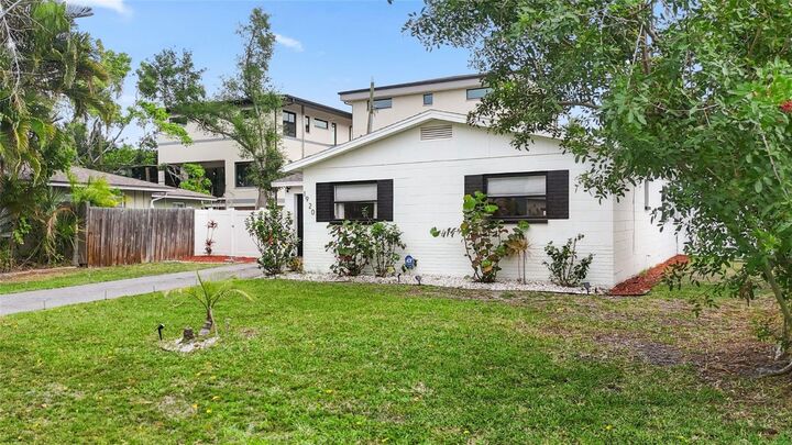 Property Photo:  1920 New Hampshire Avenue NE  FL 33703 