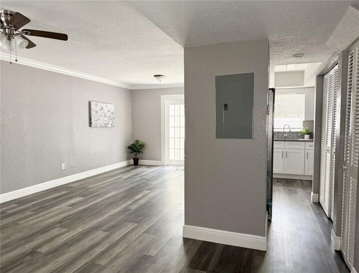 Property Photo:  5229 Tennis Court Circle  FL 33617 