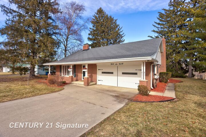 Property Photo:  3690 N River Road  MI 48623 