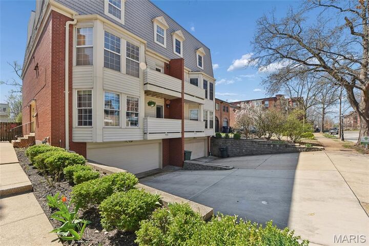 Property Photo:  4466 McPherson Avenue 4A  MO 63108 