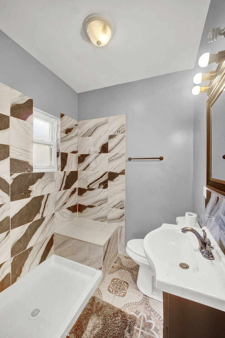 Property Photo:  1 E 114th Street  IL 60628 