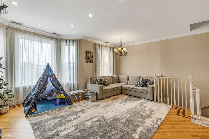 Property Photo: 3104 W Walton Street IL 60622