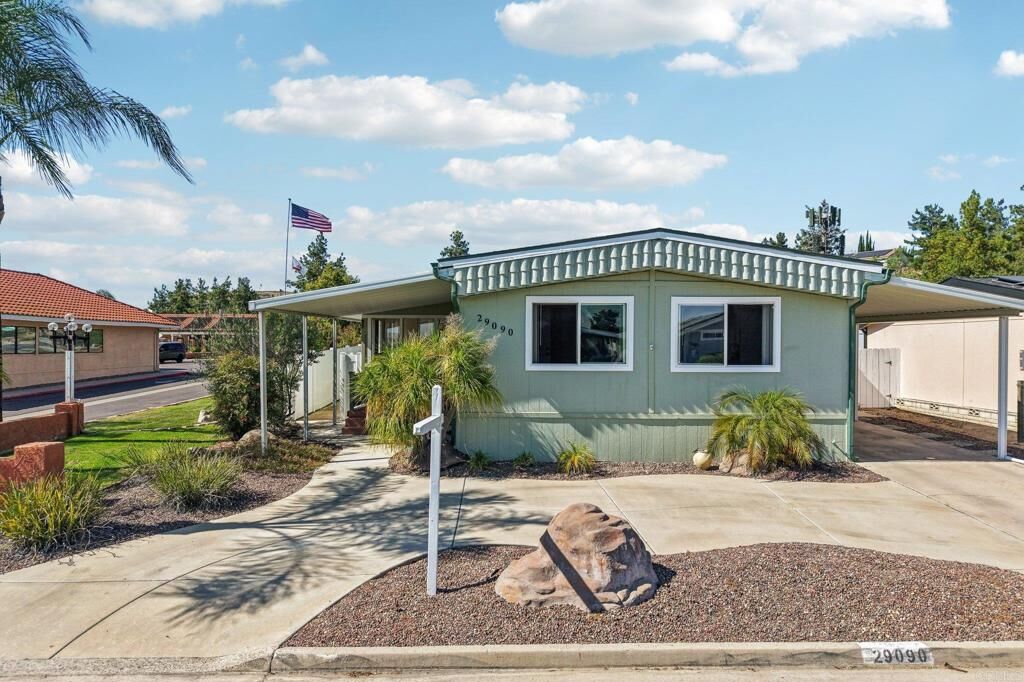 Property Photo:  29090 Camino Alba  CA 92563 