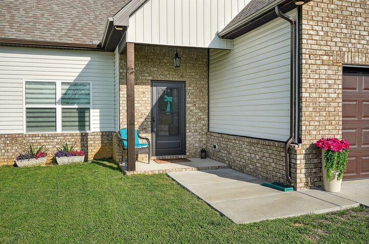 Property Photo:  235 Villa St  TN 37166 